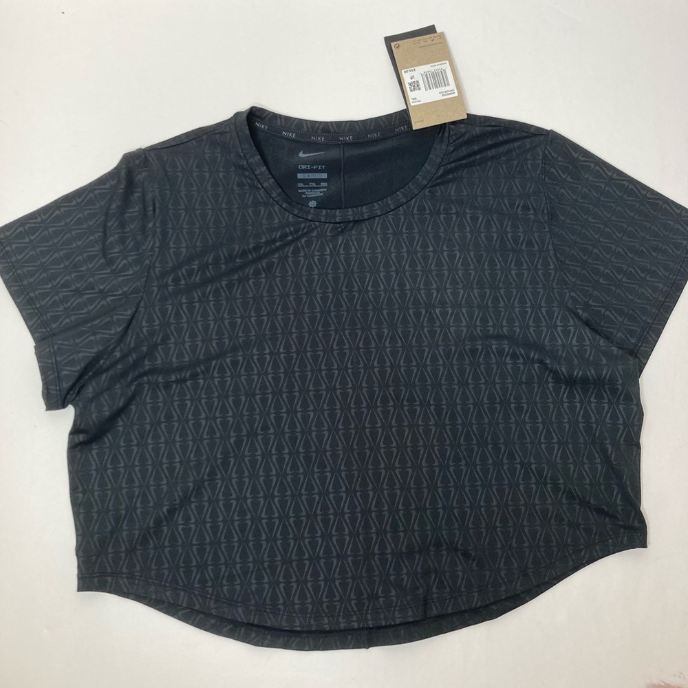 Nike Women’s training DriFit Slimfit cropped top NWT Black XXL